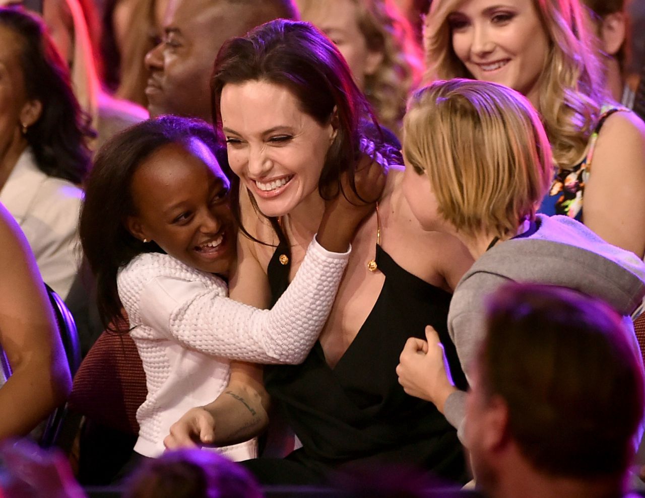 https://theworldtoday.net/wp-content/uploads/2023/12/angelina-jolie-2015-nickelodeon-kids-choice-awards-in-inglewood_17.jpg